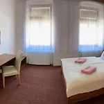 Falko 3*